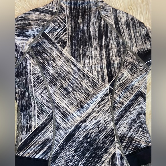 Lululemon Find Your Bliss reversible Jacket Size 6 - Picture 6 of 9